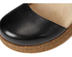 Dansko Flats<Brynlee Black