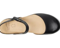 Dansko Flats<Christine Black Burnished Nappa