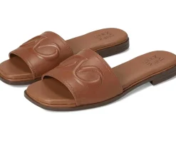 Women Naturalizer Genevieve