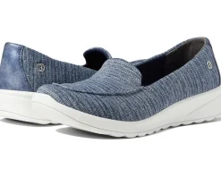 Women Bzees Get Movin'