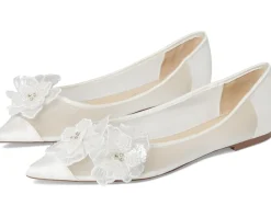 Blue by Betsey Johnson Flats<Gray Ivory