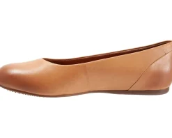 SoftWalk Flats<Sonoma Tan